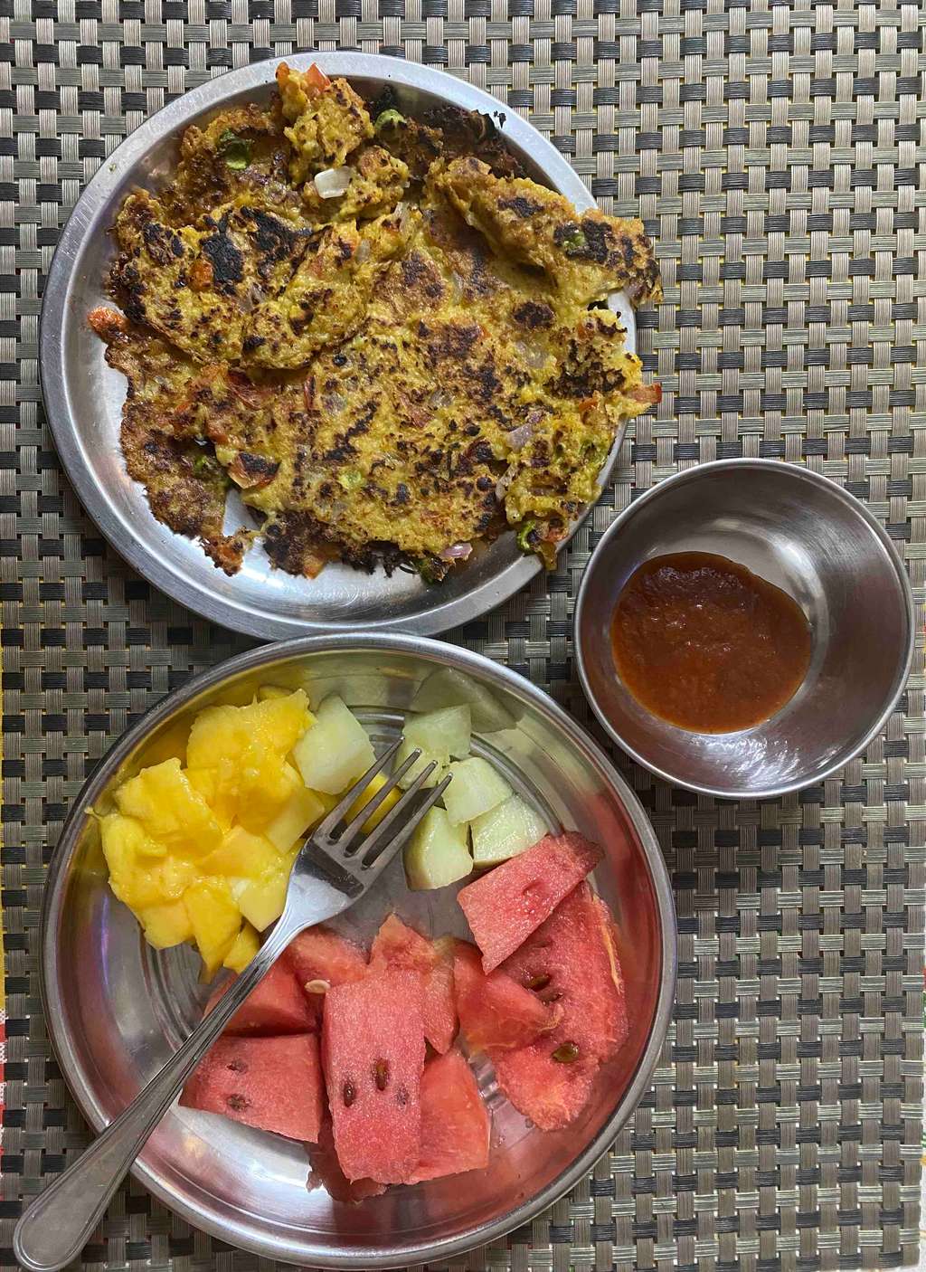 Oats Chilla with fruit salad
