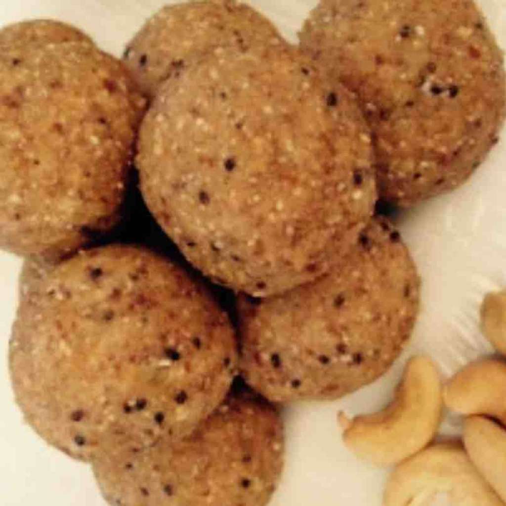 Cashew Vanilla Protein Balls
