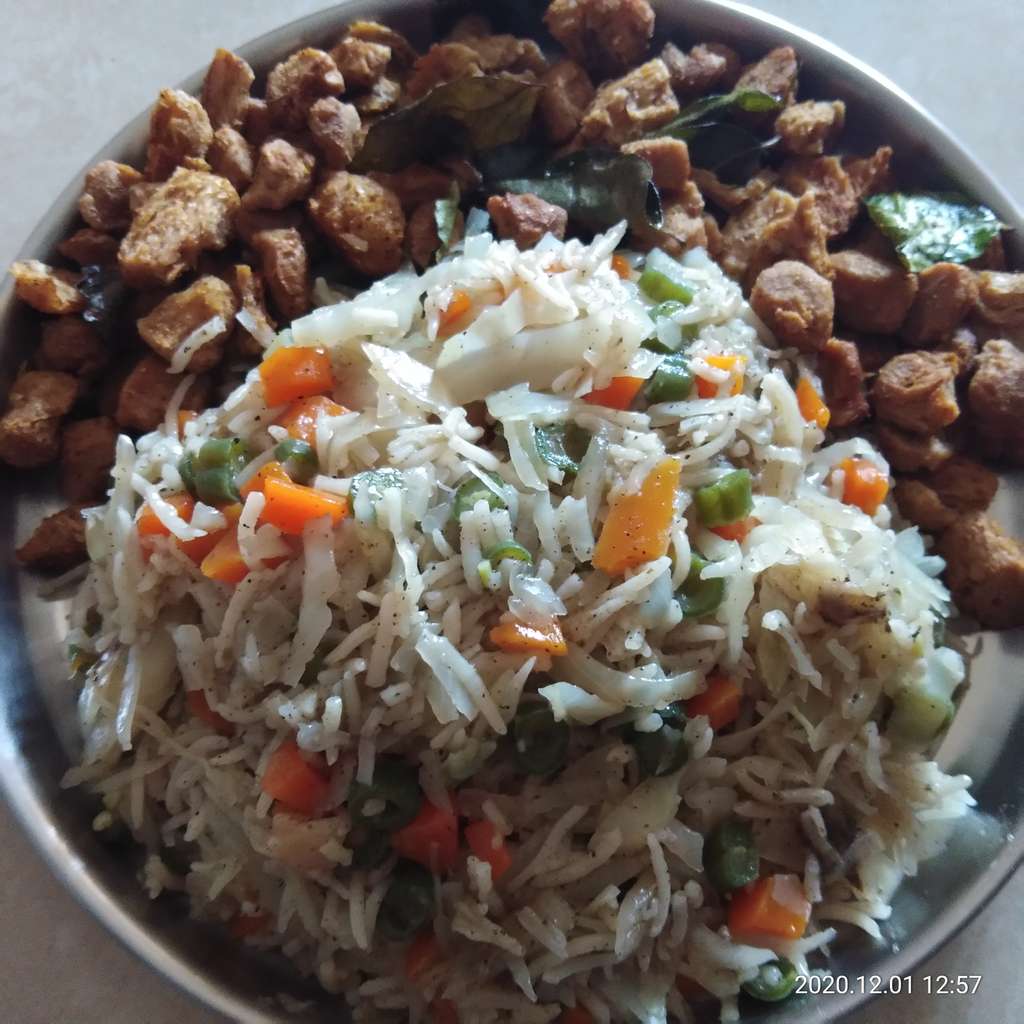 Fried rice & Soya chunks fry 