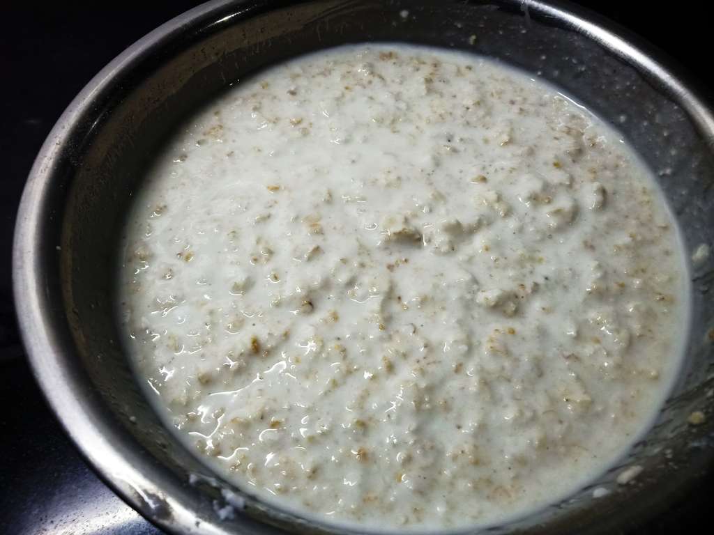 Basic Oats Smoothie with Whey Protein (Serves 2)