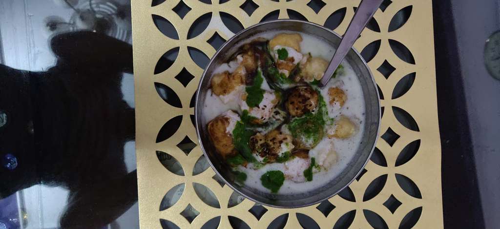 steamed dahi bhalle