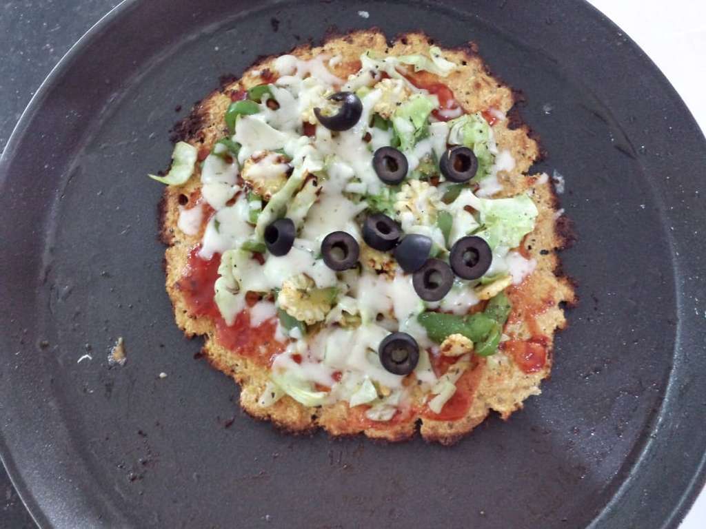 Cauliflower base pizza