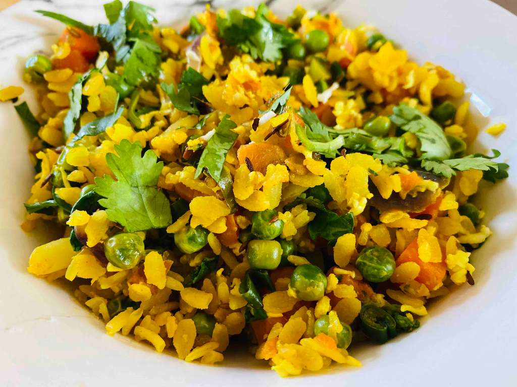 Simple vegetable poha