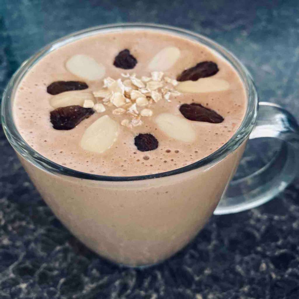 oats banana protein smoothie 😋