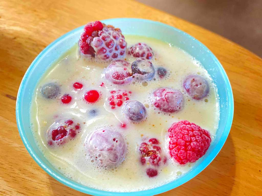 chatpata berries whey custard