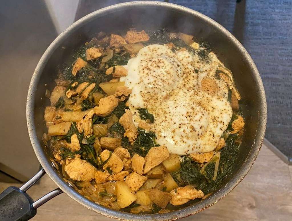 Egg Chicken with Spinach
