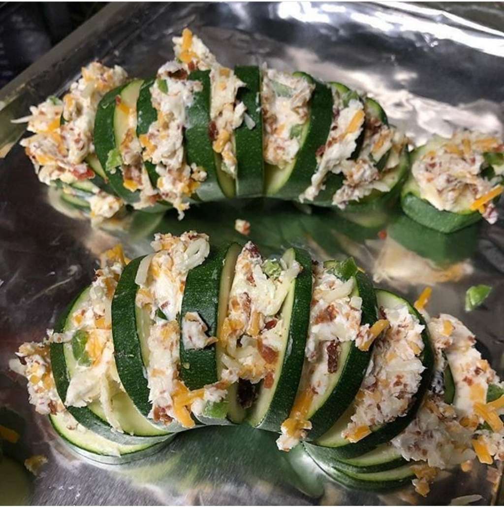 Cheesy bacon stuffed zucchini