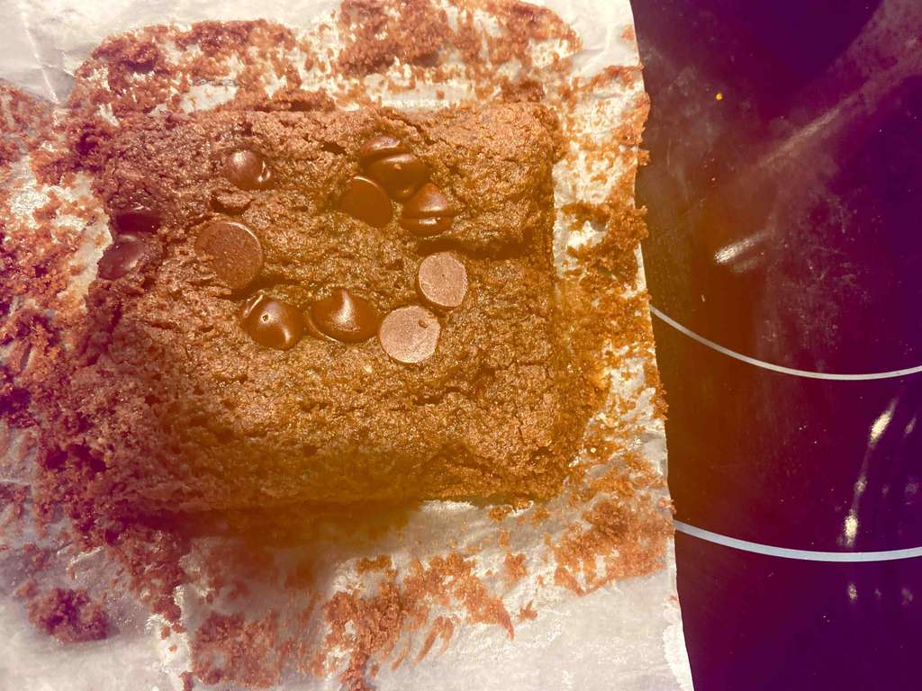 Chocolate chip brownie 