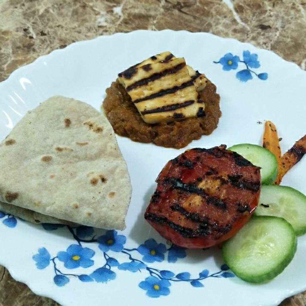 Grilled paneer tikka+grilled tomato+honey carrot