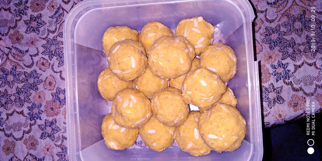 Sugar-free Besan Laddos