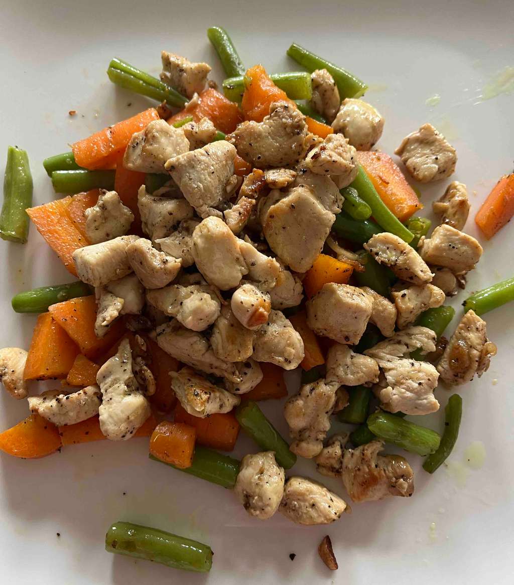 Chicken with sautéed veggies