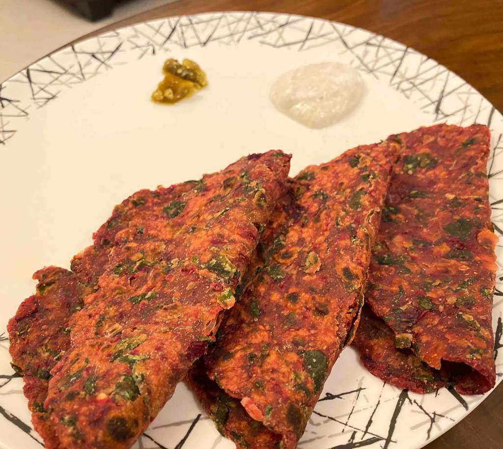 Methi-Beetroot paratha