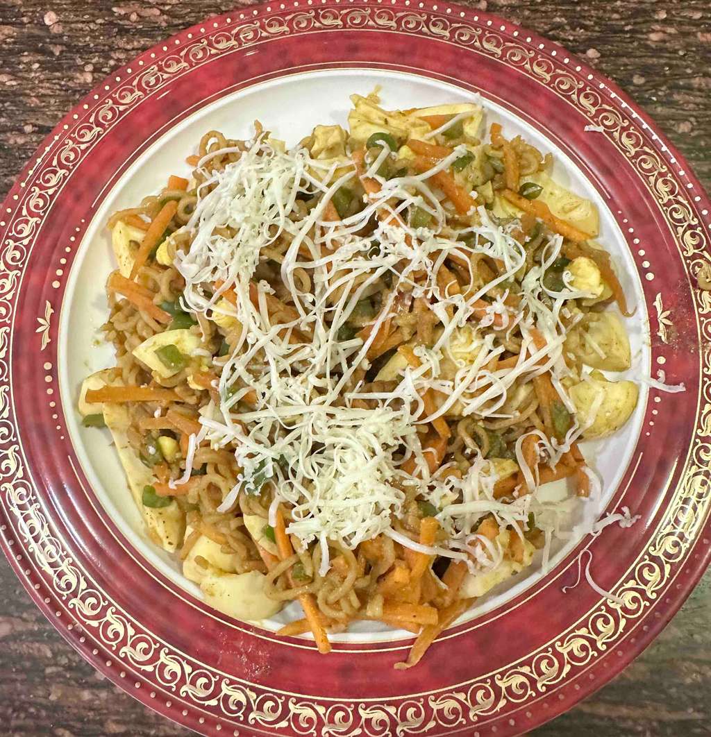 Egg noodles/Maggie 