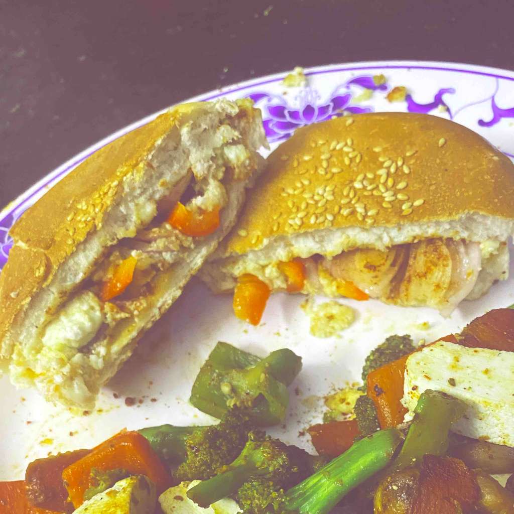 Paneer patty burger 🍔 