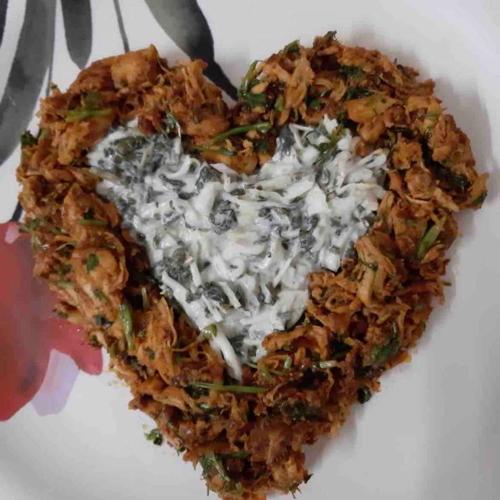 Shredded chicken with cabbage sald