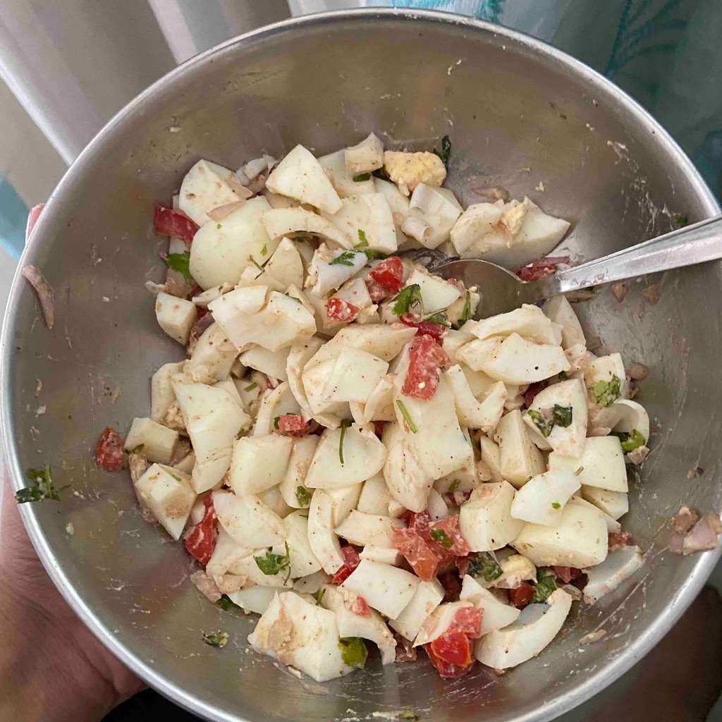 Egg whites with chopped tomato and onions