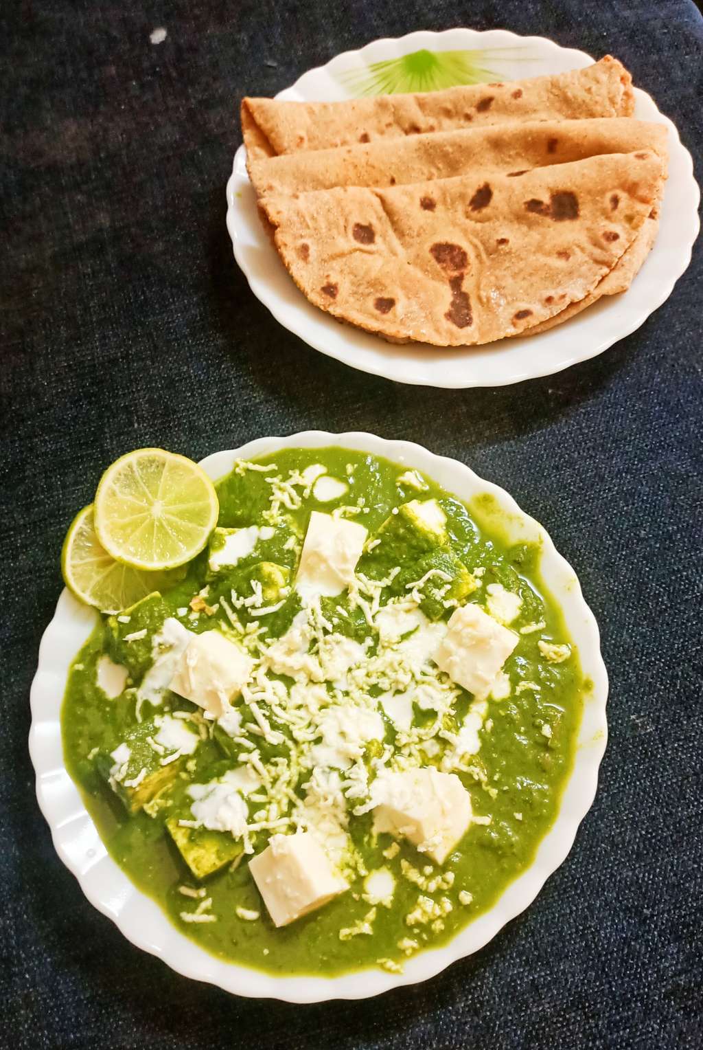 Palak Paneer with soya-Wheat phulka