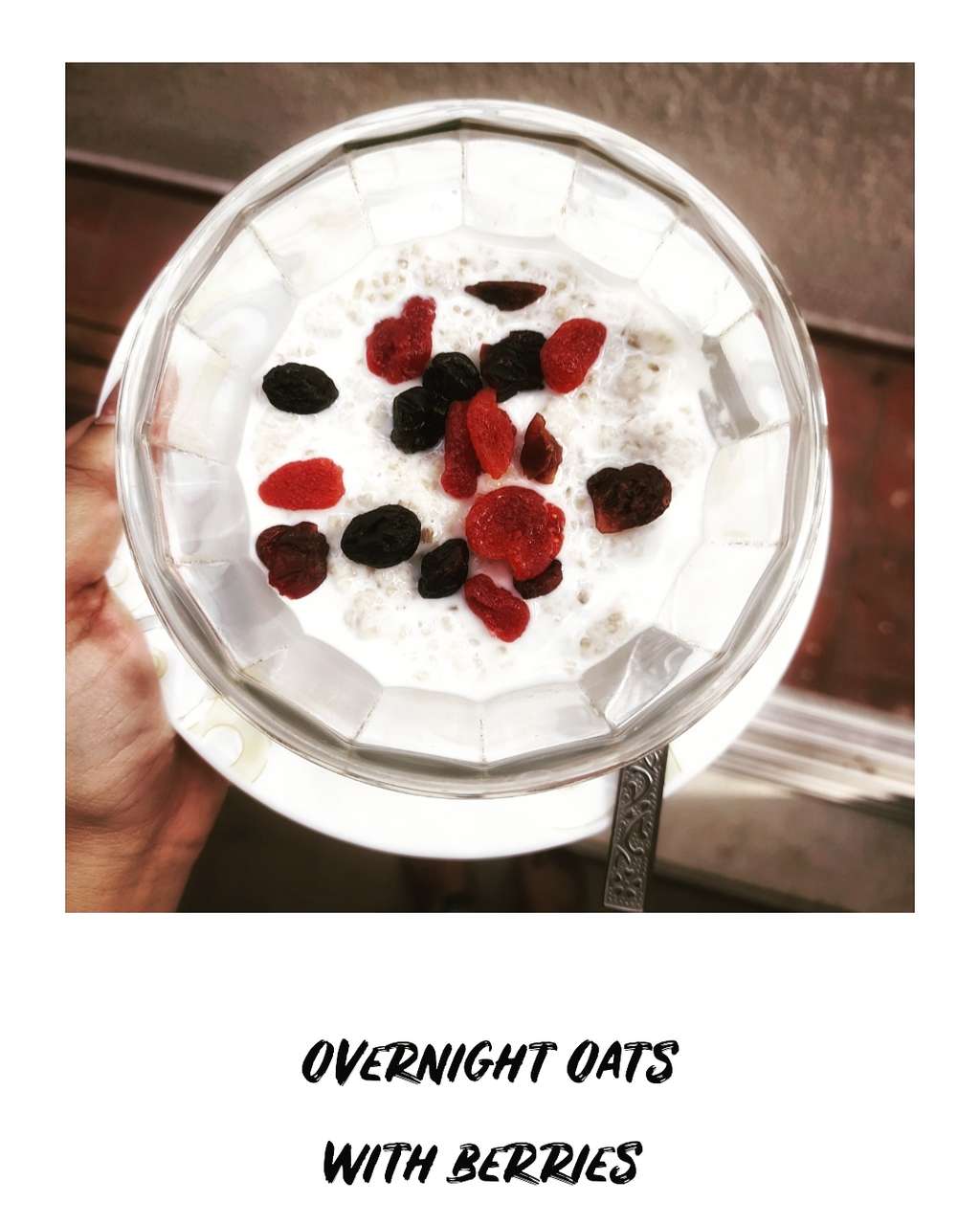 Overnight Oats served with berries