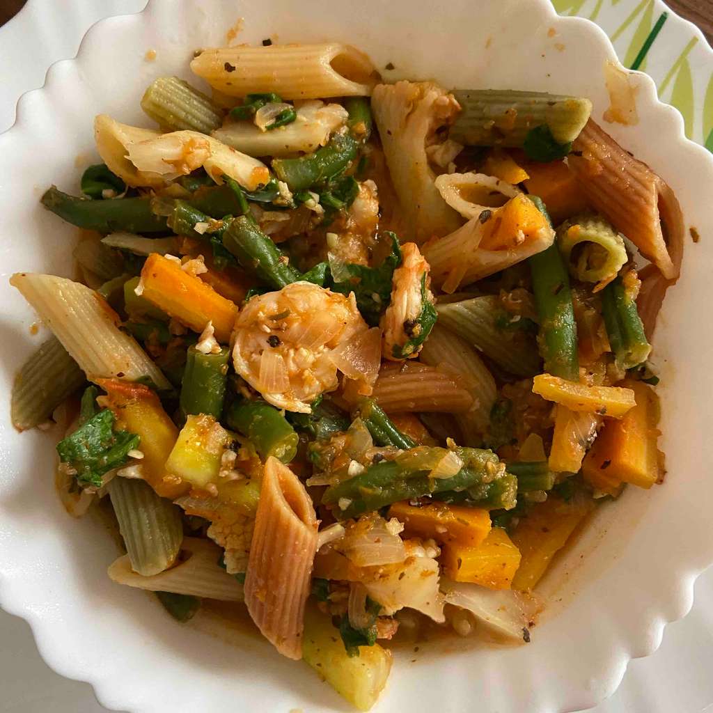 Prawn and vegetable pasta