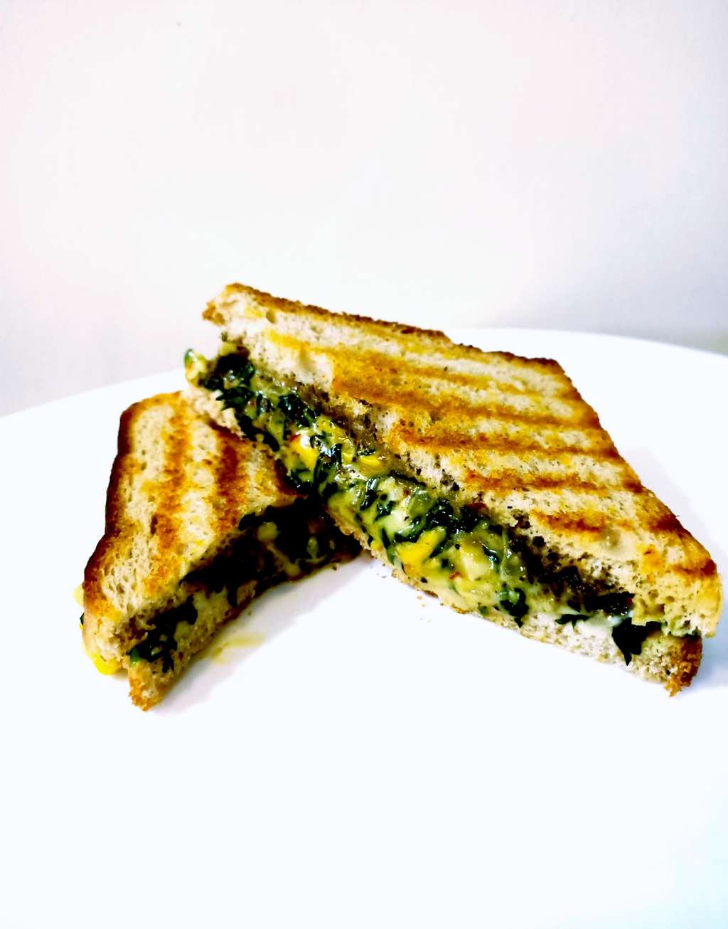 Cheesy spinach corn sandwich