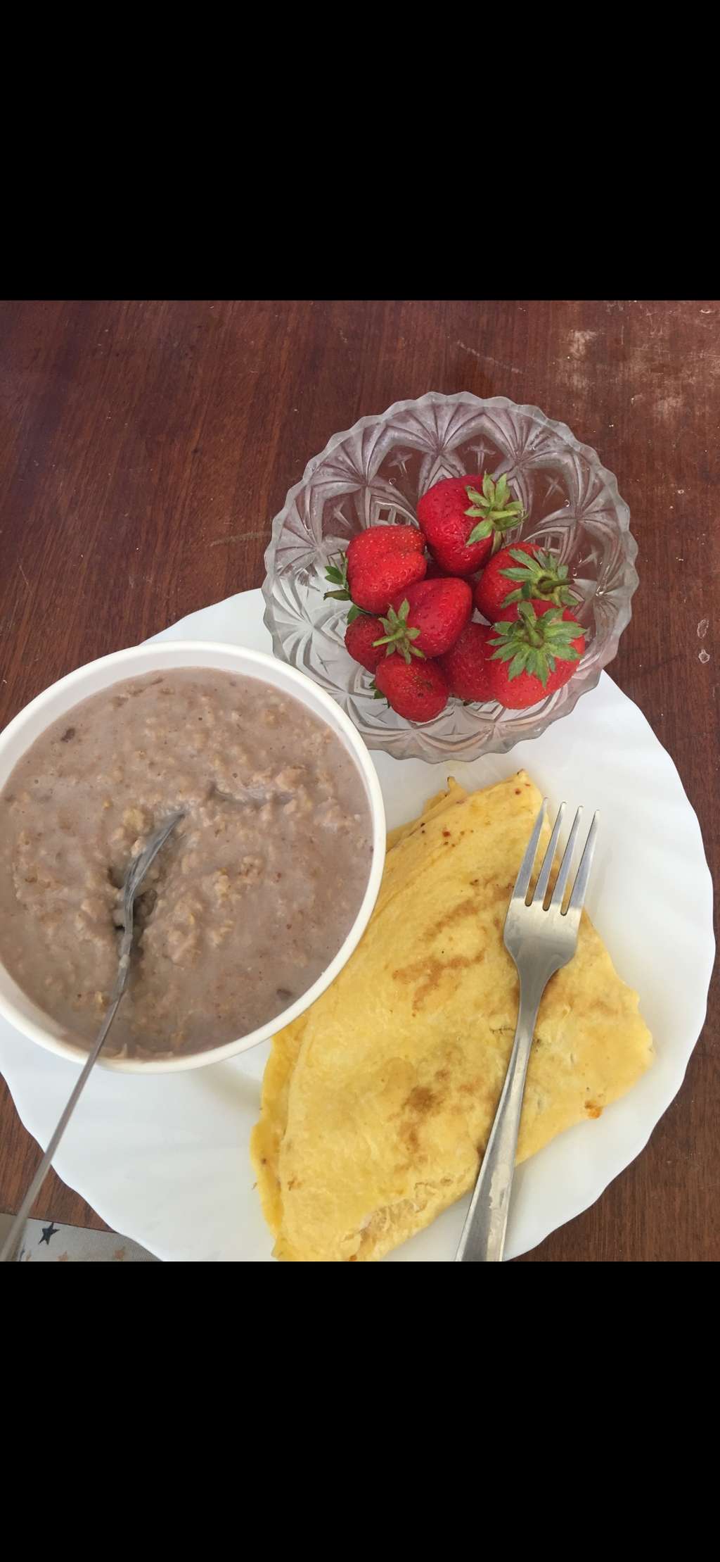 Oats with Eggs and Strawberries