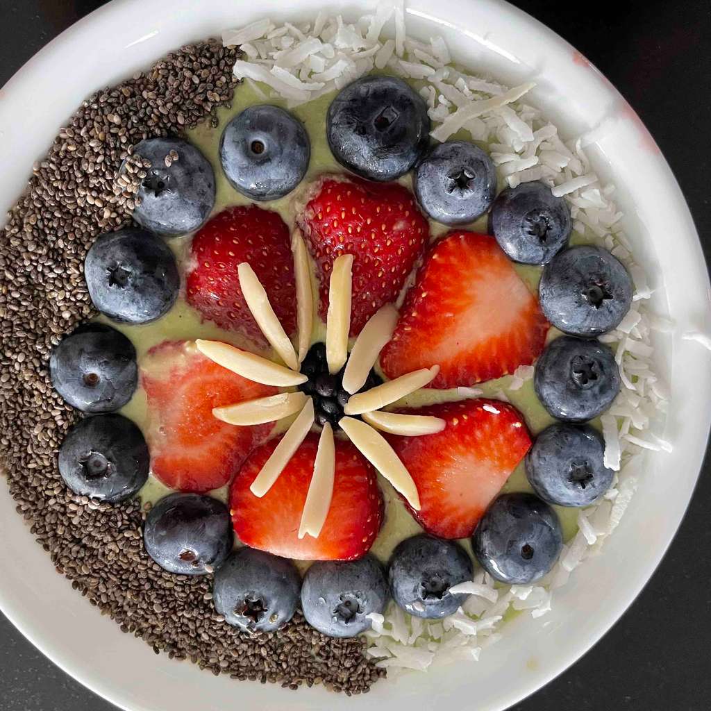 Oatmeal Protein Smoothie bowl