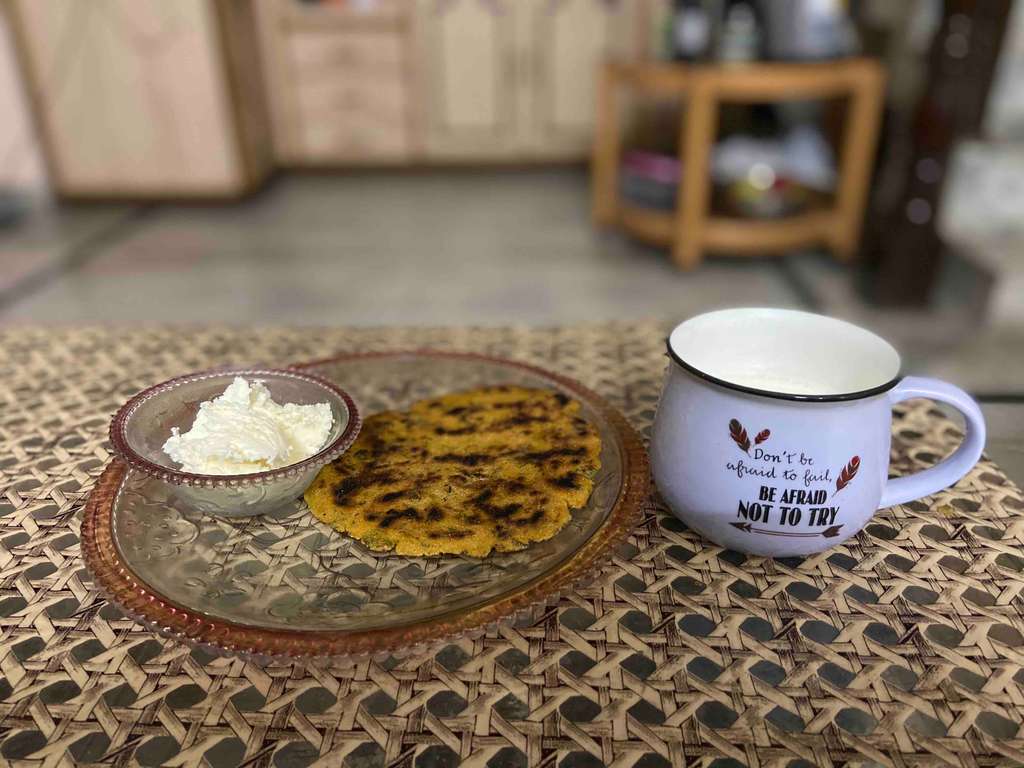 Makki Ki Roti (Methi) , White Butter and Milk