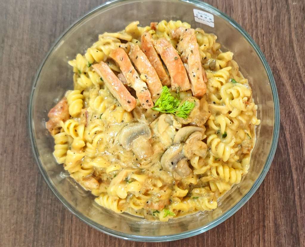 Mushroom creame chicken pasta