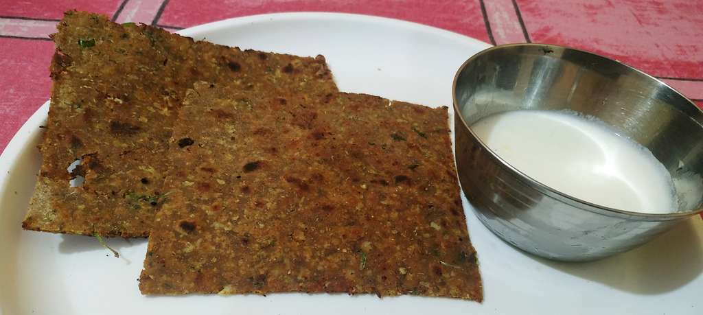 Crispy soya ghobhi prantha