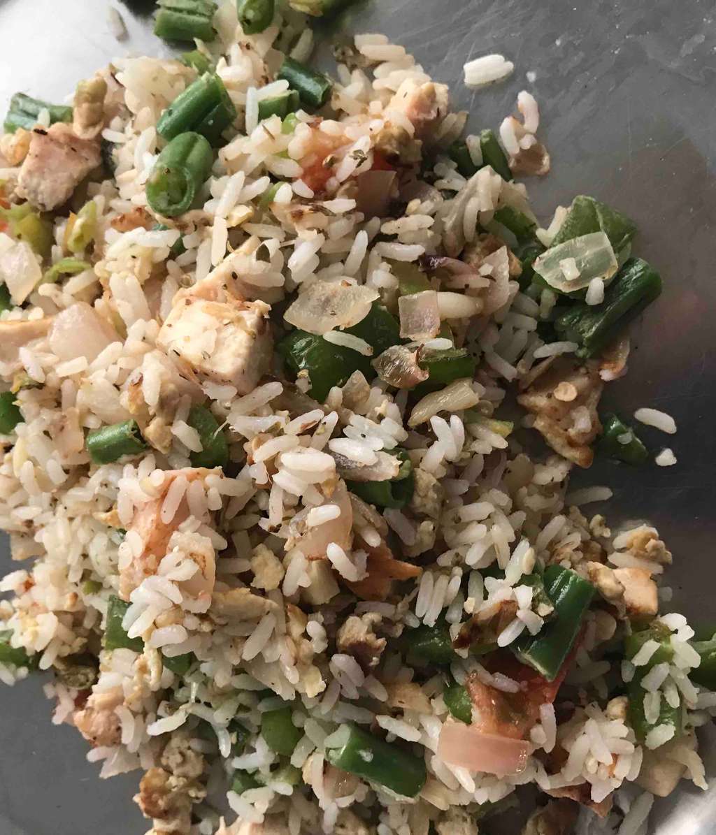 Herbed rice with chicken and veggies 