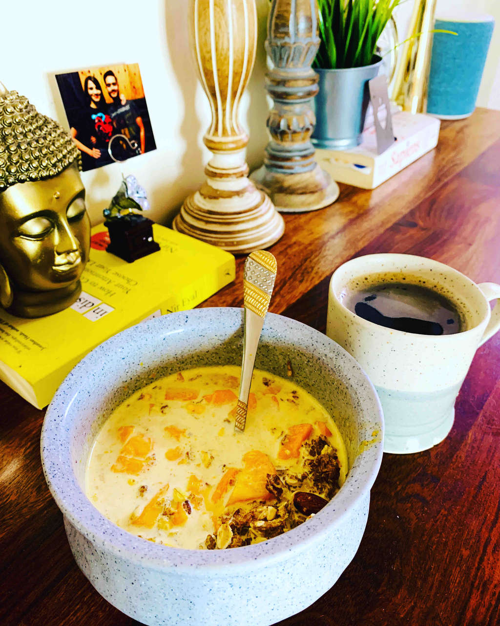 Mango whey protein muesli with milk