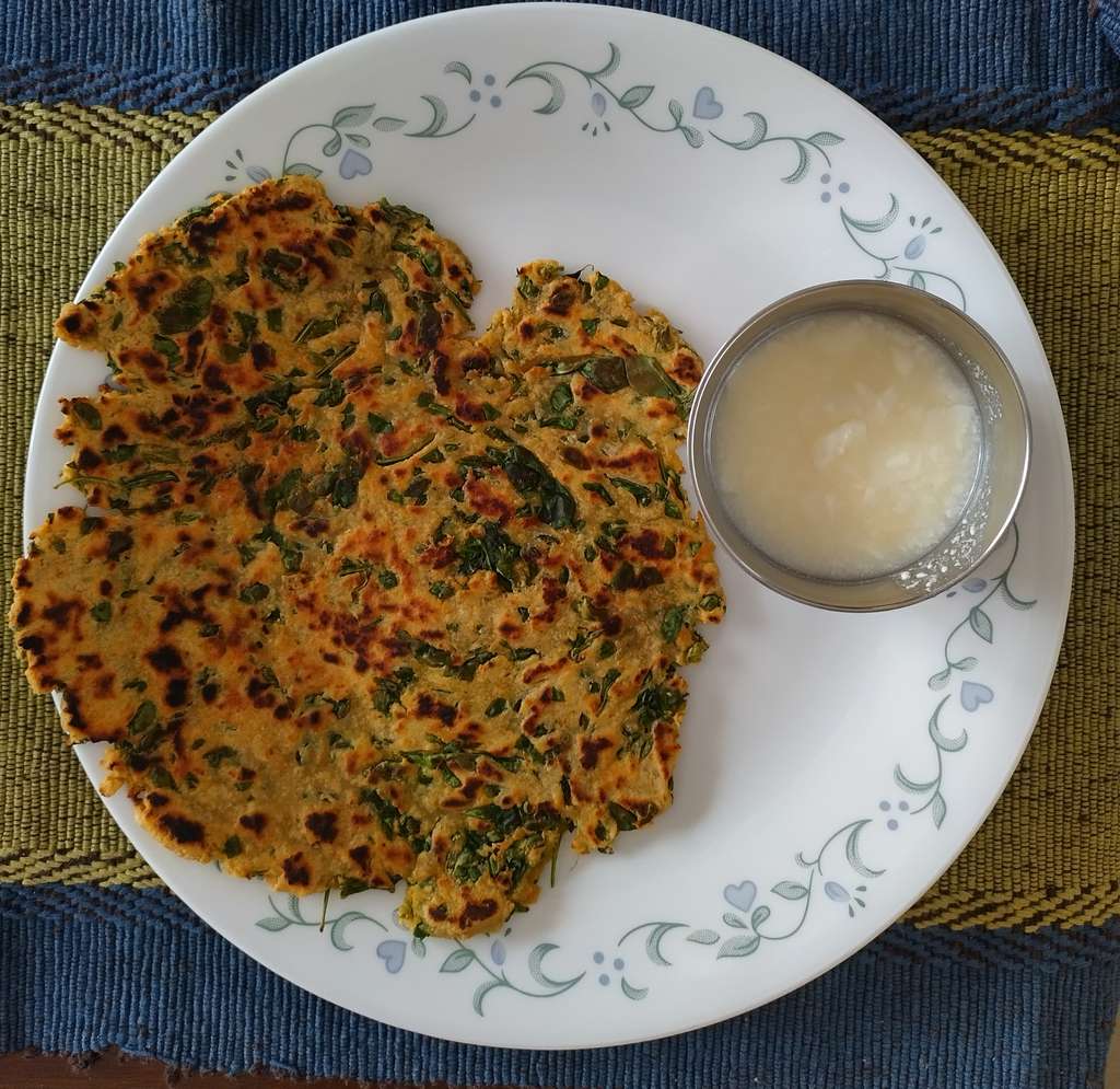methi paneer paratha