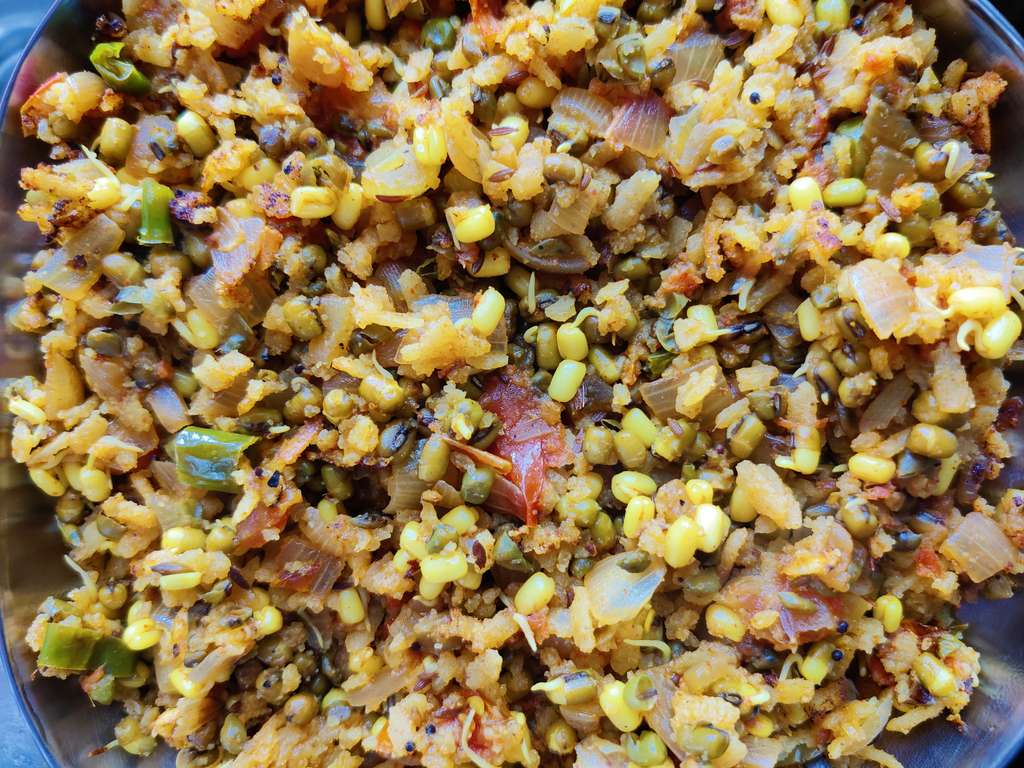 Spicy Moong Sprouts Poha