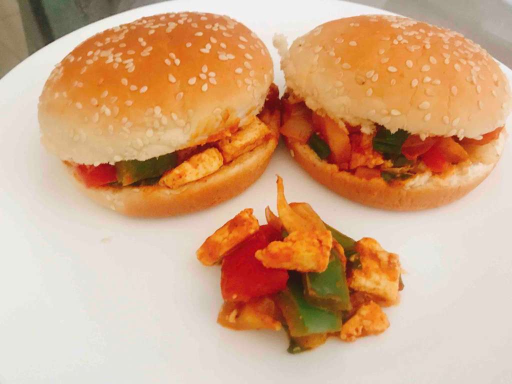 Peri peri paneer burger 