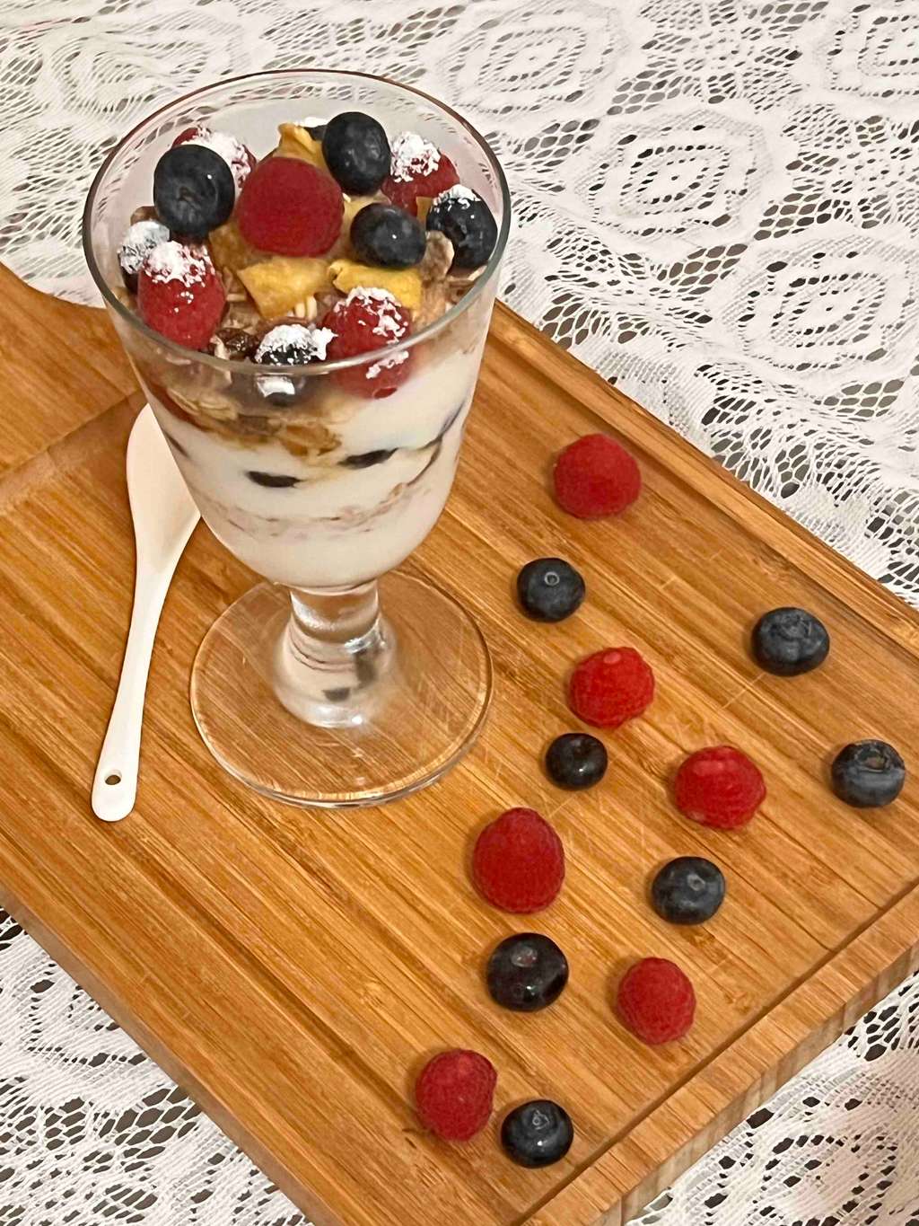 Muesli Yogurt Parfait with Berries 