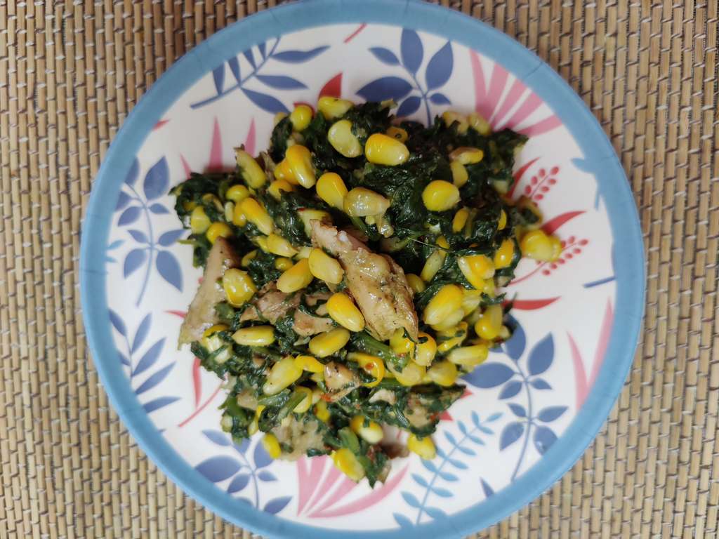 Tossed Spinach corn and chicken