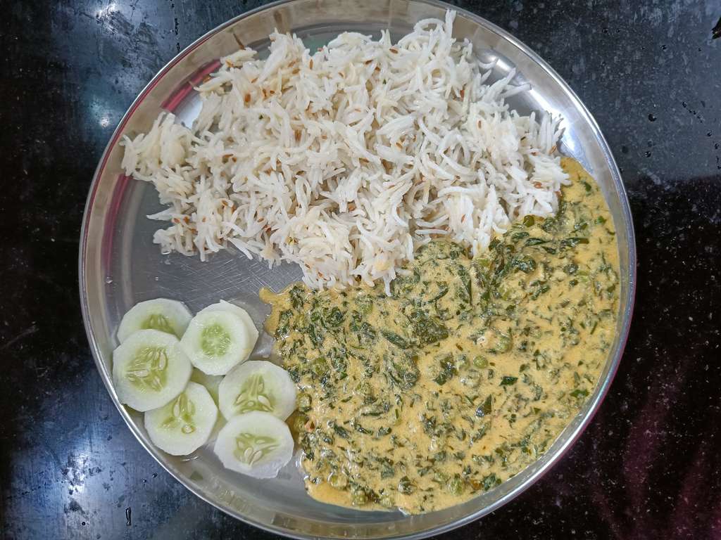 Methi matar malai