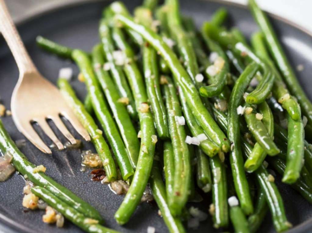 HEALTHY GARLIC GREEN BEANS RECIPE


