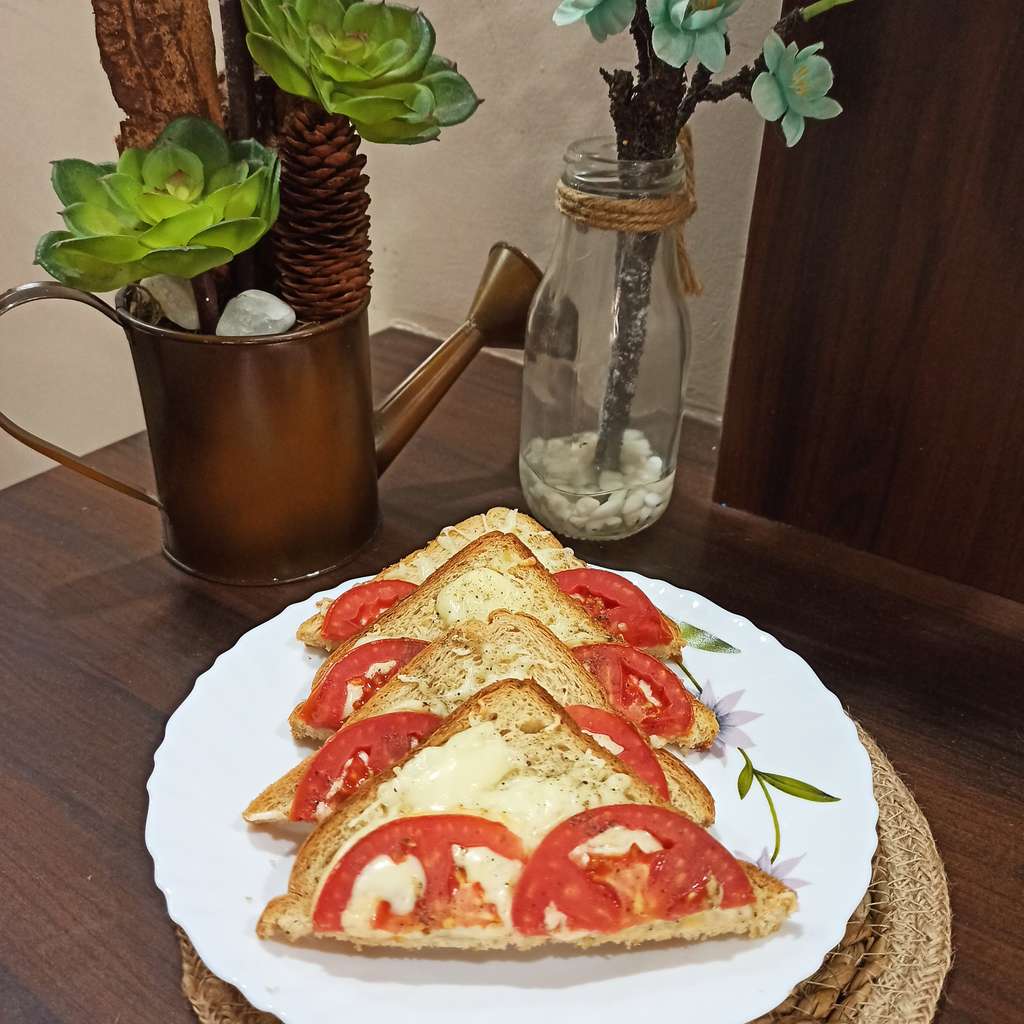 Baked tomato cheese toast