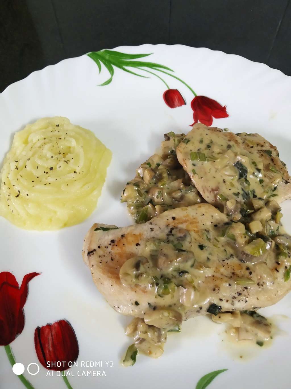 Chicken steak with mushroom sauce and mashed potatoes 😍