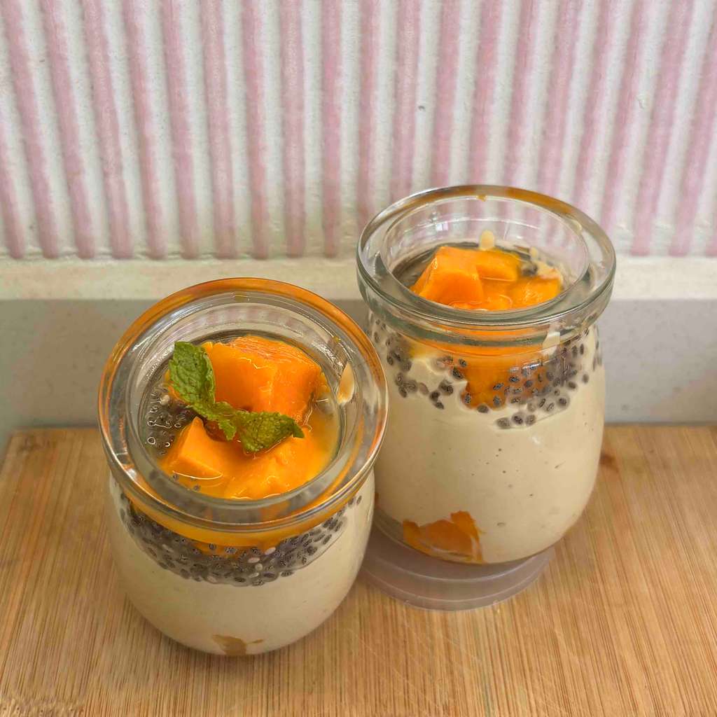 No cream no sugar mango mousse in a jar 