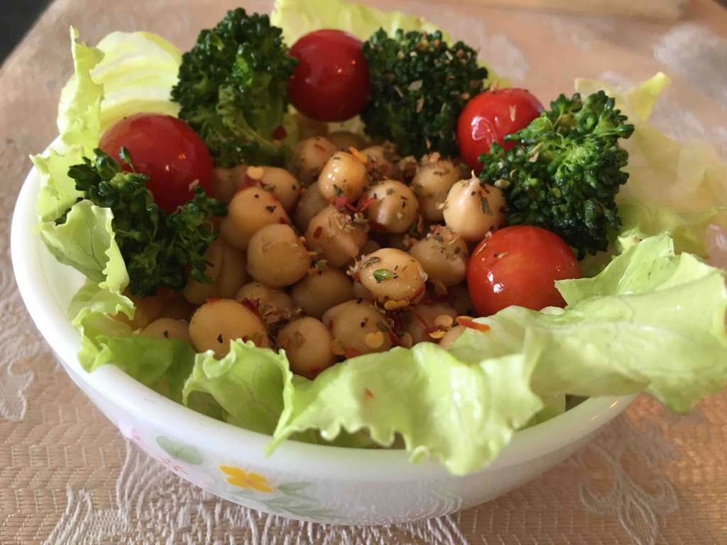 Chickpeas salad 