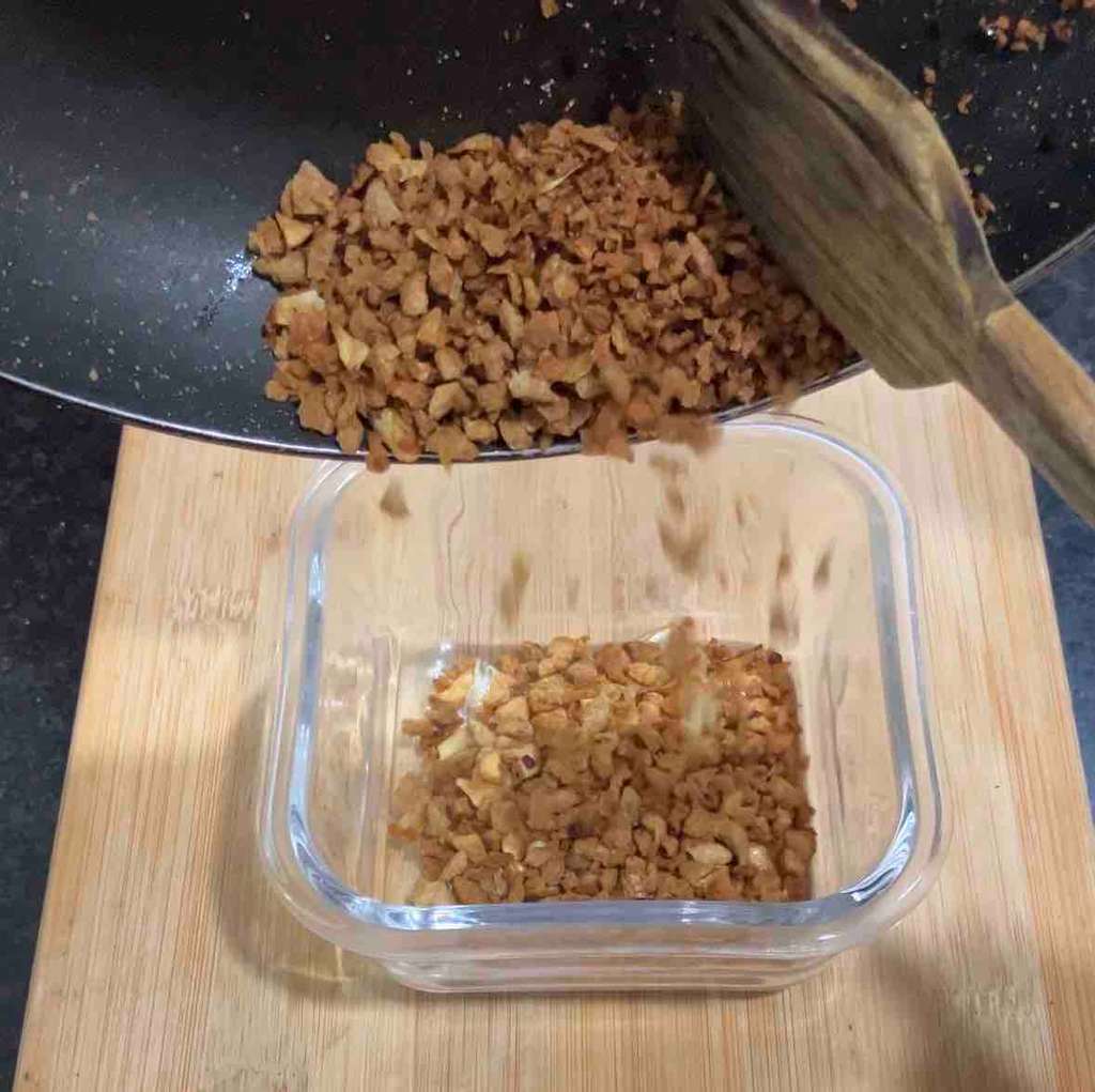 roasted soya garlic crispies