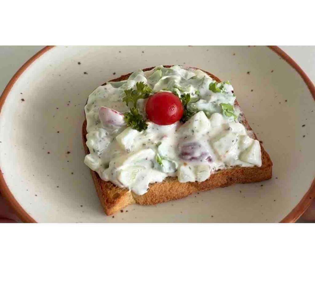 No mayo no cheese summer toast 