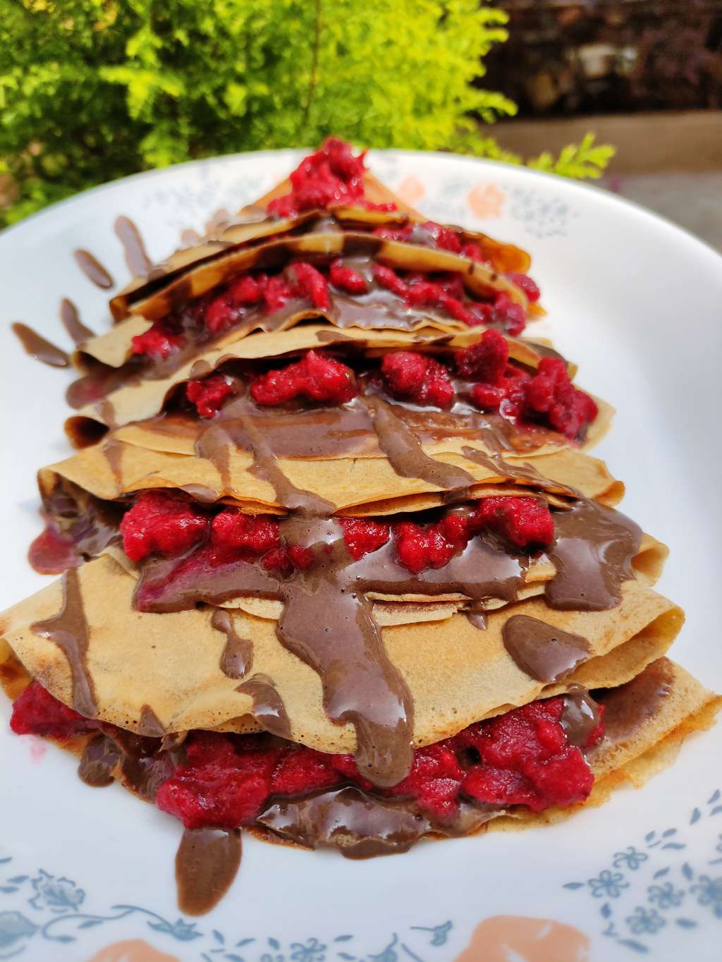 Healthy crepes with healthy chocolate frosting!