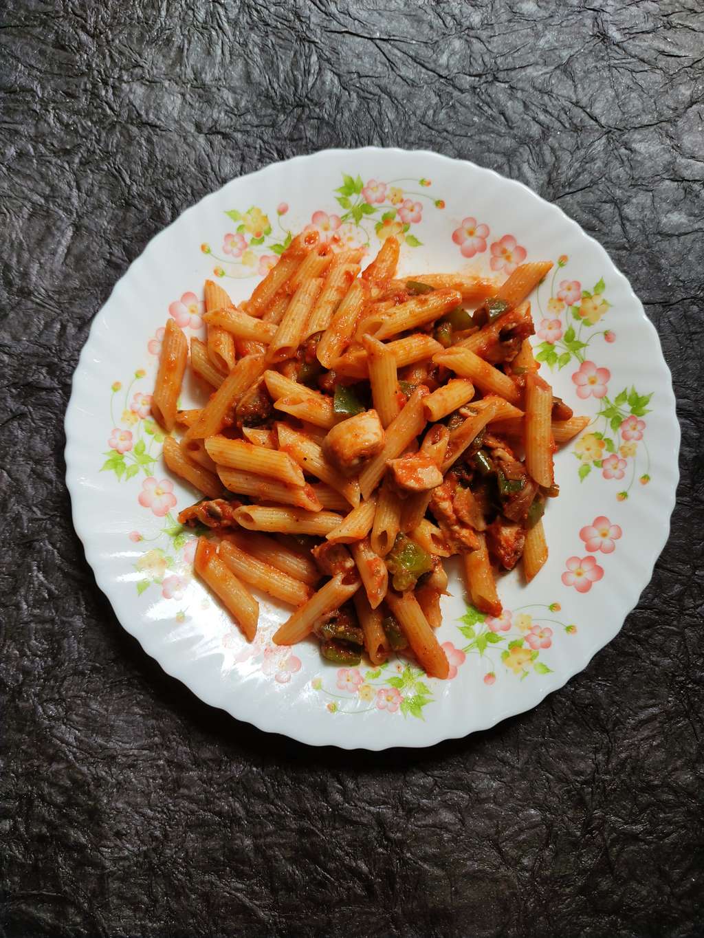 Red Sauce Pasta (Easy & super delicious!)