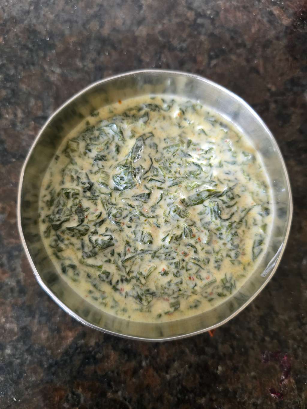 🥬 Protein-Packed Palak Tadka Raita
“Green Glow Iron Rich Gut Bowl”