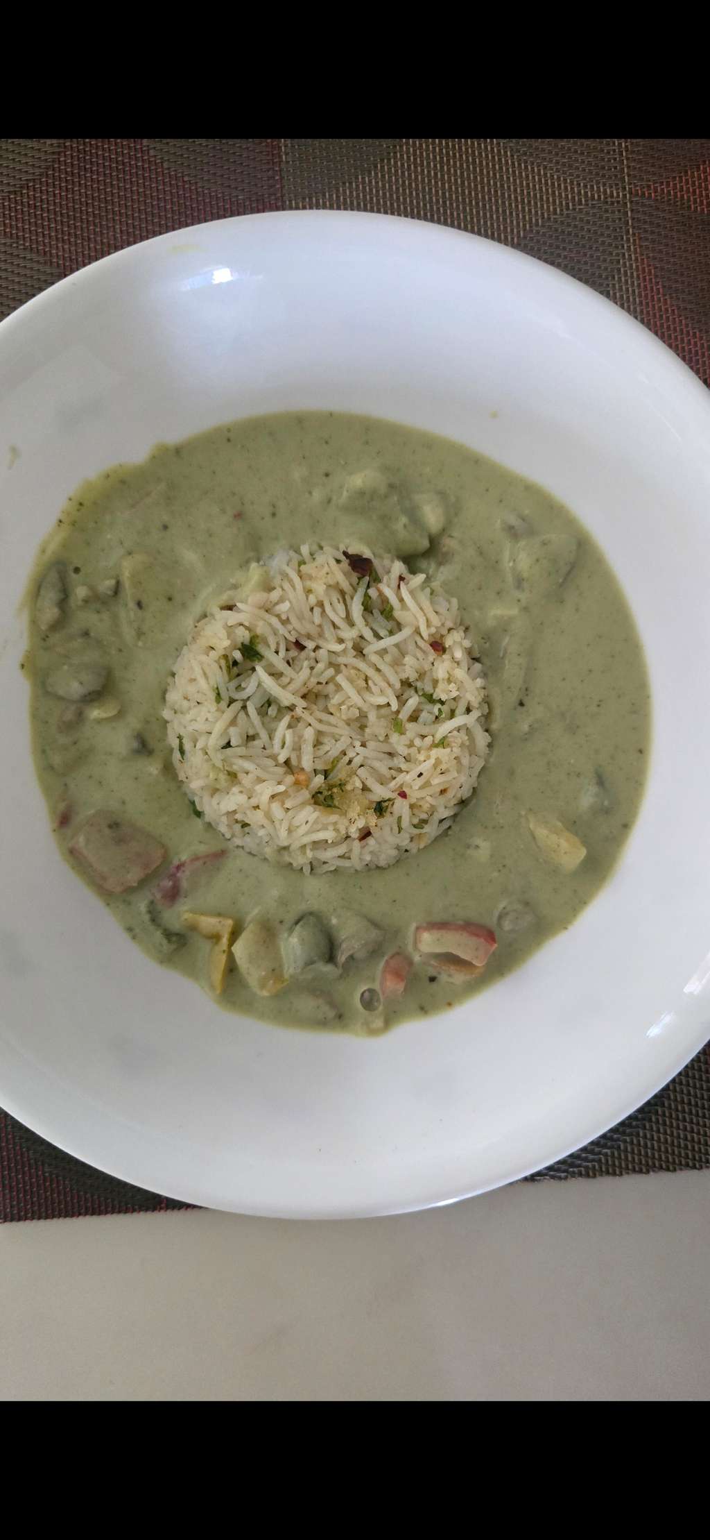 🌿 Lean Green Thai Paneer Curry (No Coconut Milk, No Extra Fat)

Creamy. High-protein. Guilt-free Thai feels 💚