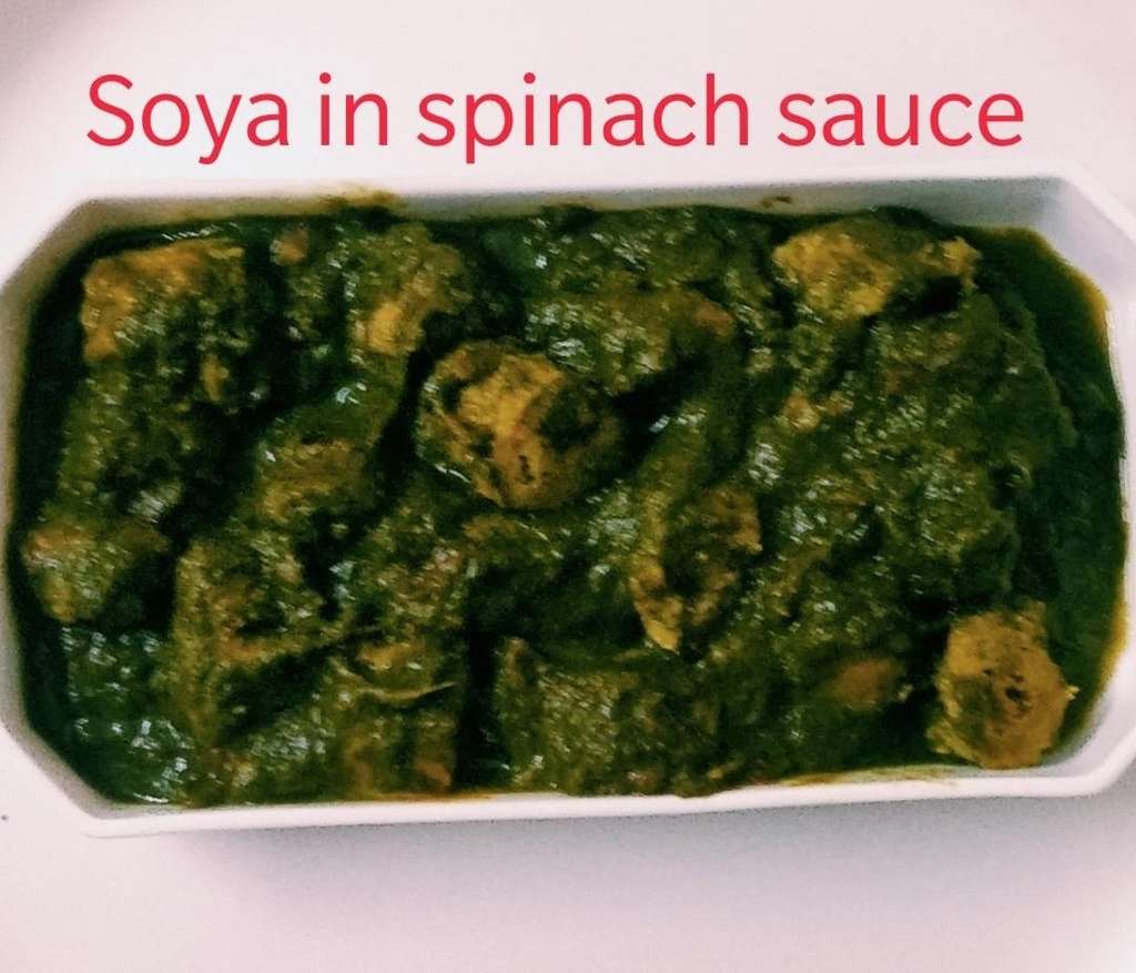 Soya in spinach sauce