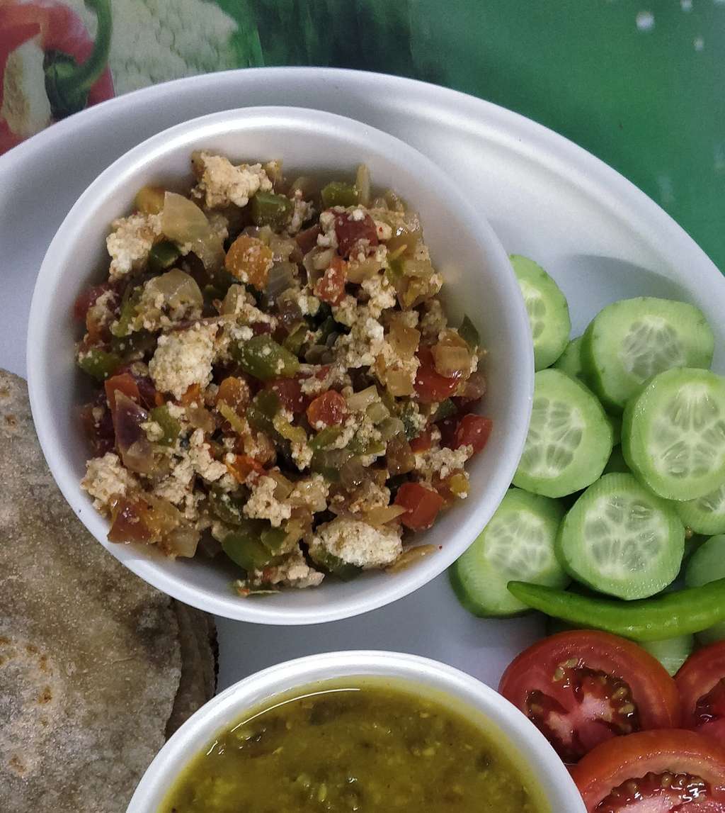 Paneer (Home made)capsicum bhurji